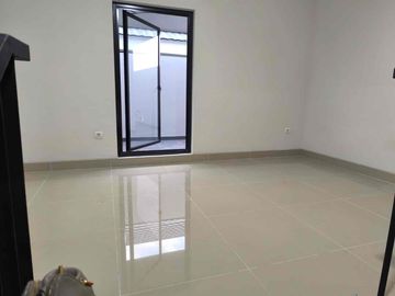Disewakan Rumah 2 Lantai Sudah Ada 3 Ac Di Northbend - Metland Cyber Puri - Karang Tengah - Tangerang