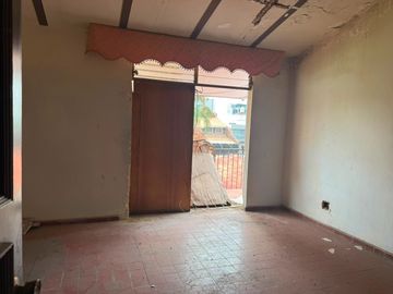 Casa - Terreno en Venta en Ciudad del Sol en Zapopan, Jalisco