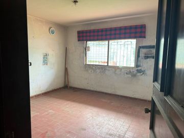 Casa - Terreno en Venta en Ciudad del Sol en Zapopan, Jalisco