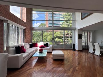 Apartamento Amoblado en Venta en el Tesoro,Poblado Medellin Antioquia