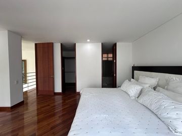 Apartamento Amoblado en Venta en el Tesoro,Poblado Medellin Antioquia