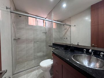 Apartamento Amoblado en Venta en el Tesoro,Poblado Medellin Antioquia