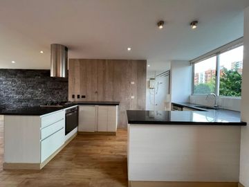 Apartamento Amoblado  en Arriendo en Castropol, Poblado Medellin Antioquia