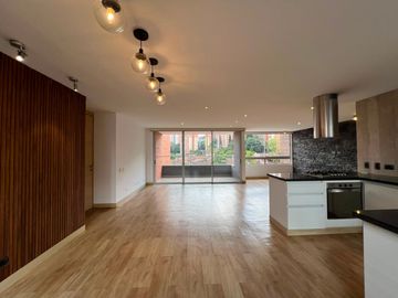 Apartamento Amoblado  en Arriendo en Castropol, Poblado Medellin Antioquia