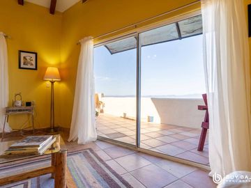 Casa con vista al mar en Ensenada