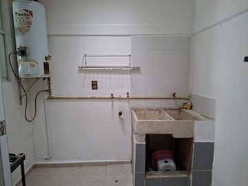 CASA EN VENTA BRISAS DEL PEDREGAL LEÓN, GTO. ZONA SUR. FRACC. PRIVADO CON ALBERCA A UNOS PASOS DE BLVD LA LUZ.