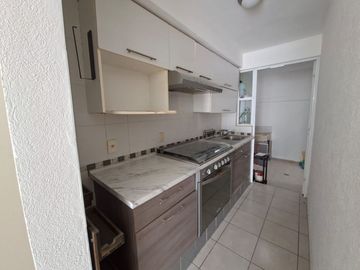 CASA EN VENTA BRISAS DEL PEDREGAL LEÓN, GTO. ZONA SUR. FRACC. PRIVADO CON ALBERCA A UNOS PASOS DE BLVD LA LUZ.
