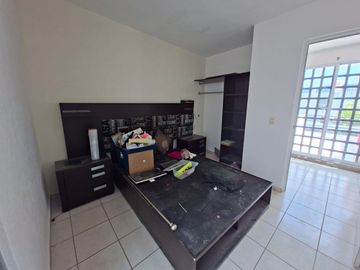 CASA EN VENTA BRISAS DEL PEDREGAL LEÓN, GTO. ZONA SUR. FRACC. PRIVADO CON ALBERCA A UNOS PASOS DE BLVD LA LUZ.
