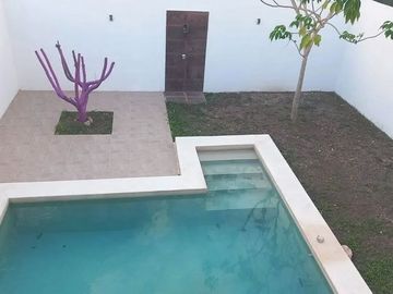 CASA EN VENTA DE 4 RECAMARAS CON ALBERCA EN PRIVADA PRADERAS DEL MAYAB CONKAL