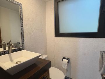 SE VENDE CASA EN BOULEVARD CONDADO DE SAYAVEDRA ATIZAPAN DE ZARAGOZA.