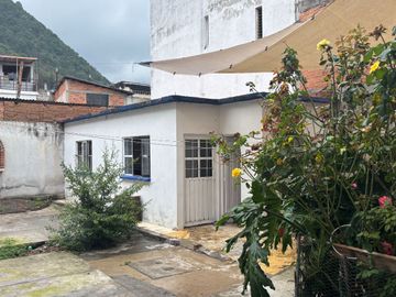 Casa en Venta con Locales Comerciales en Colorines, Estado de México