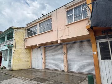 Casa en Venta con Locales Comerciales en Colorines, Estado de México