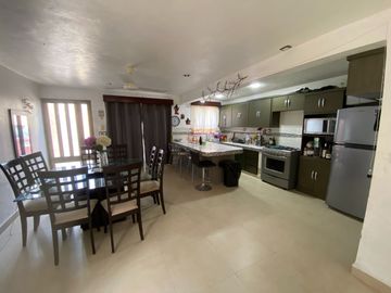 CASA AMUEBLADA EN CHELEM PUERTO, PROGRESO