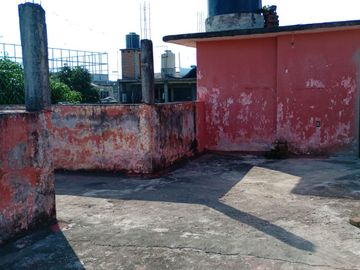CASA EN EXCELENTE UBICACIÓN DE 4 RECÁMARAS, RUBÉN JARAMILLO, TEMIXCO, MORELOS.