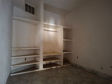 CASA IDEAL PARA REMODELACIÓN DE 5 RECÁMARAS, TEMIXCO, MORELOS.