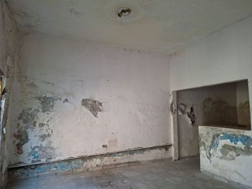 CASA IDEAL PARA REMODELACIÓN DE 5 RECÁMARAS, TEMIXCO, MORELOS.