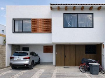 Casa nueva en Zerezotla Puebla cerca de UDLAP con 3 recámaras