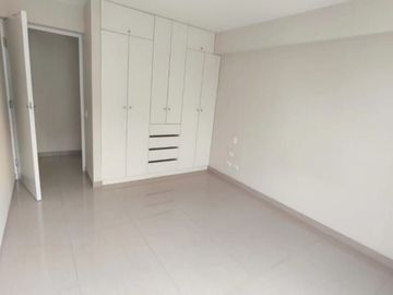 Venta Inmediata de Departamento en Edificio MET – Santa Catalina, La Victoria | 57 m²