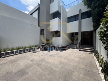 Casa en Renta en Lomas De Chapultepec 3R/3.5B/2E - Excelente ubicación - 2230m2