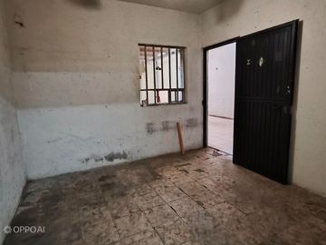 Bodega con Departamento en VENTA col. La Perla, Guadalajara.
