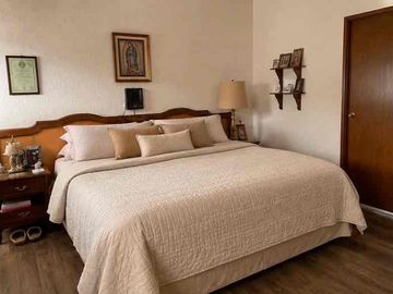 VENTA CASA PARA REMODELAR EN LOMAS DE LA HERRADURA