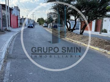 BODEGA COMERCIAL EN RENTA DE 700 M2 EN BANTHI SAN JUAN DEL RIO