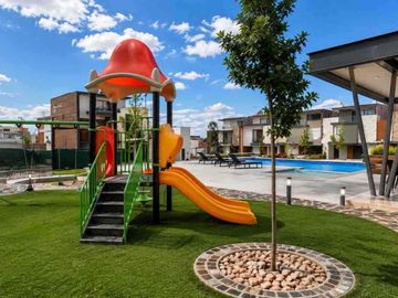 Se vende casa en privada