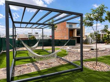Se vende casa en privada