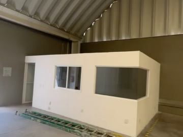 Bodega con andén de descarga, oficina 1230m²