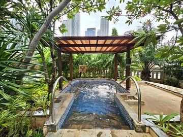Disewakan Studio Apartemen Madison Park luas 18m2 Modern Wood Accent, Jakarta Barat.