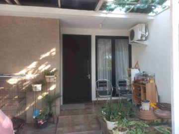 Di Jual Rumah 2 Lantai, Lokasi Super Strategis, Bebas Banjir, di Cluster Lavesh, Harapan Indah, Bekasi