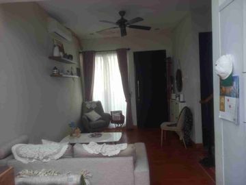 Di Jual Rumah 2 Lantai, Lokasi Super Strategis, Bebas Banjir, di Cluster Lavesh, Harapan Indah, Bekasi