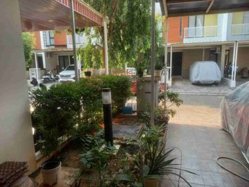 Di Jual Rumah 2 Lantai, Lokasi Super Strategis, Bebas Banjir, di Cluster Lavesh, Harapan Indah, Bekasi