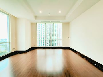 For Sale Apartement The Pakubuwono Signature 4BR