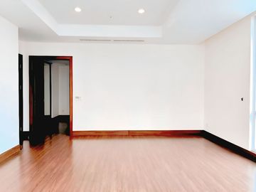 For Sale Apartement The Pakubuwono Signature 4BR