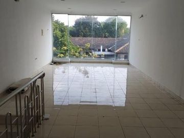 Disewakan Ruko 2 lantai , Luas 110m2 di Kemang Selatan  VIII