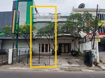 Disewakan Ruko 2 lantai , Luas 110m2 di Kemang Selatan  VIII