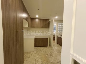 3 Bedroom Condominium for Lease in Parc Regent, Makati City