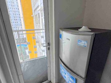 JUAL/SEWA Cepat apartemen springlake summarecon bekasi FULL FURNISH SIAP HUNI
