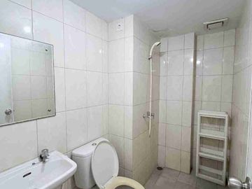 JUAL/SEWA Cepat apartemen springlake summarecon bekasi FULL FURNISH SIAP HUNI