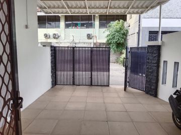 DIJUAL CEPAT! Rumah + Gudang dengan SHM di Pondok Kopi Duren Sawit - Jakarta Timur