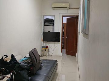 DIJUAL CEPAT! Rumah + Gudang dengan SHM di Pondok Kopi Duren Sawit - Jakarta Timur