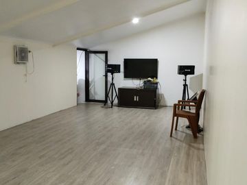 DIJUAL CEPAT! Rumah + Gudang dengan SHM di Pondok Kopi Duren Sawit - Jakarta Timur