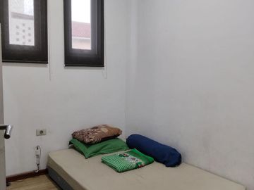 DIJUAL CEPAT! Rumah + Gudang dengan SHM di Pondok Kopi Duren Sawit - Jakarta Timur