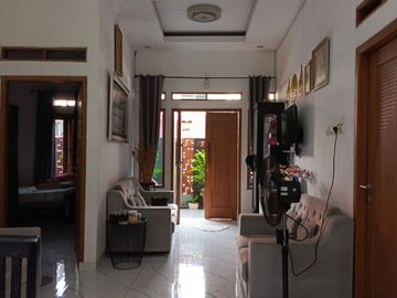 Dijual Cepat siap huni Rumah 1 lantai di perumahan Ameyliza cipayung Depok