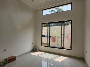 This brand-new, two-storey residence is ideally located in the prestigious Gandaria area