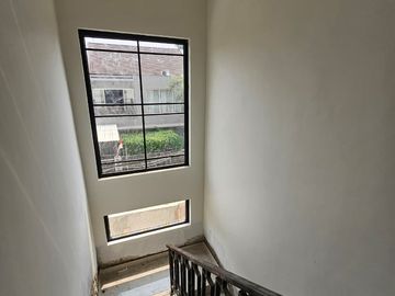 This brand-new, two-storey residence is ideally located in the prestigious Gandaria area