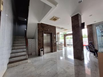 Turuh Harga Dijual Termurah Gedung 4 Lantai di Kemayoran (Yuk099)