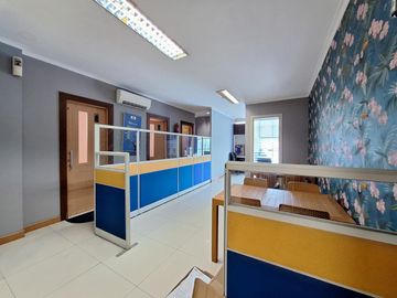 Turuh Harga Dijual Termurah Gedung 4 Lantai di Kemayoran (Yuk099)