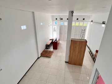 Rumah Kost Dan Minimarket Dekat Jalan Raya Nasional